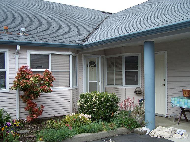 Main Photo: 3 9088 HOLT Road in Surrey: Home for sale : MLS®# F2814505