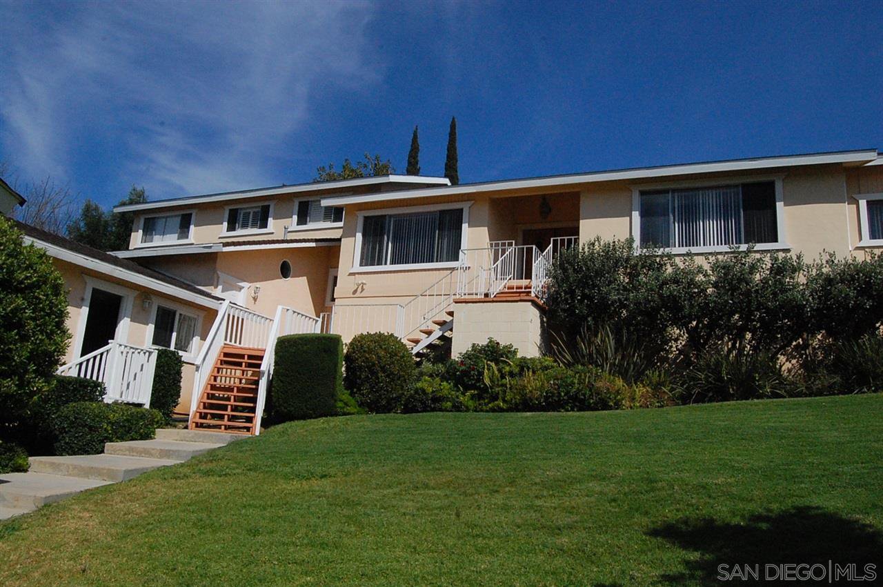 Main Photo: EL CAJON House for rent : 4 bedrooms : 11913 Fuerte Dr