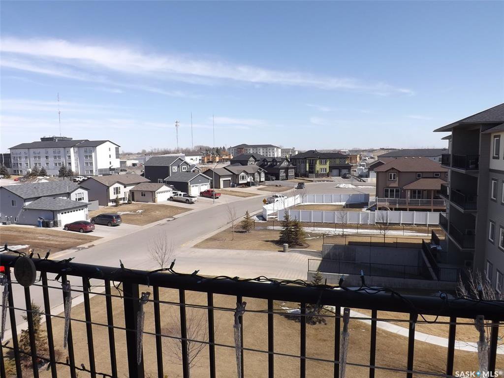 Main Photo: 401 304 Petterson Drive in Estevan: Residential for sale : MLS®# SK773375