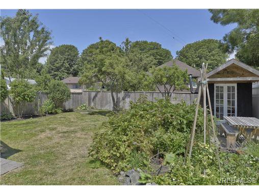 Main Photo: 1416 Denman St in VICTORIA: Vi Fernwood House for sale (Victoria) : MLS®# 736823