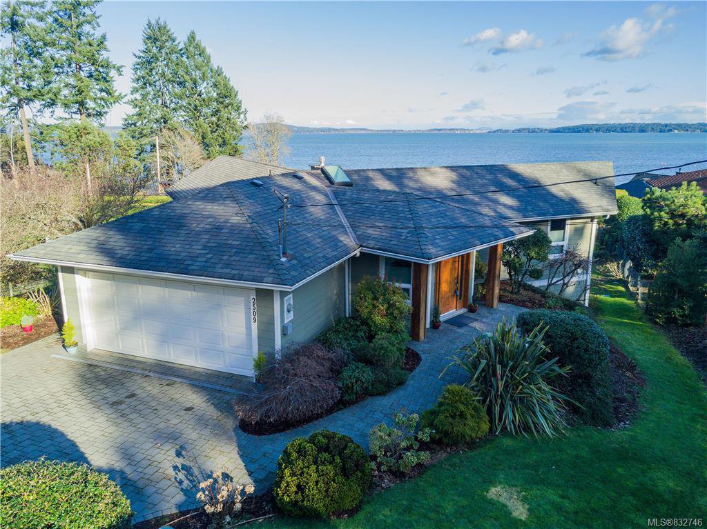 Main Photo: 2509 Mill Bay Rd in Mill Bay: ML Mill Bay Single Family Detached for sale (Malahat & Area) : MLS®# 832746