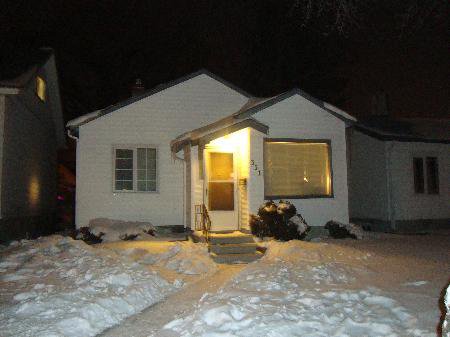 Main Photo: 351 SYDNEY Avenue in Winnipeg: Residential for sale (Canada) : MLS®# 1203499