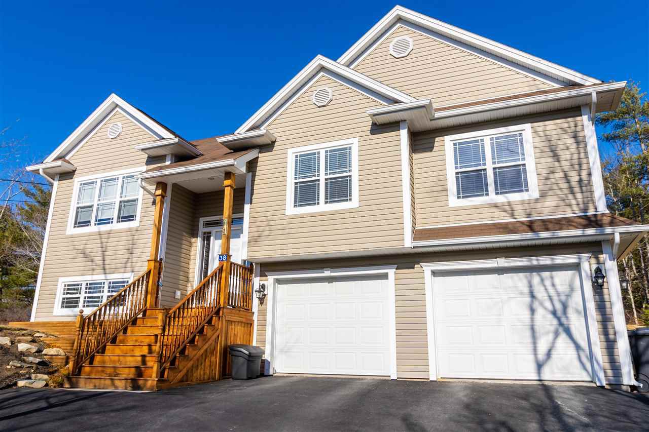 Main Photo: 38 Haliburton Crescent in Stillwater Lake: 21-Kingswood, Haliburton Hills, Hammonds Pl. Residential for sale (Halifax-Dartmouth) : MLS®# 202003856