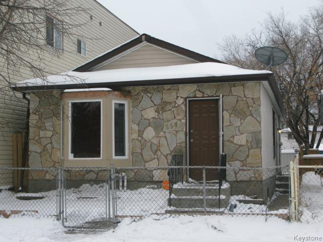 Main Photo: 558 Stella Avenue in WINNIPEG: North End Single Family Detached for sale (North West Winnipeg) : MLS®# 1326005