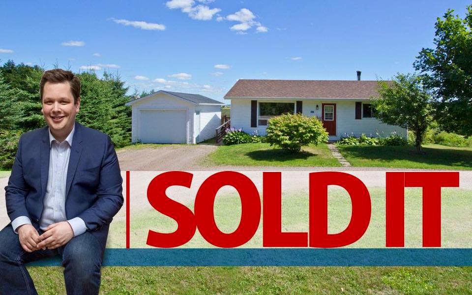 Main Photo: 107 Stanley Drive: Sackville House for sale : MLS®# M106742