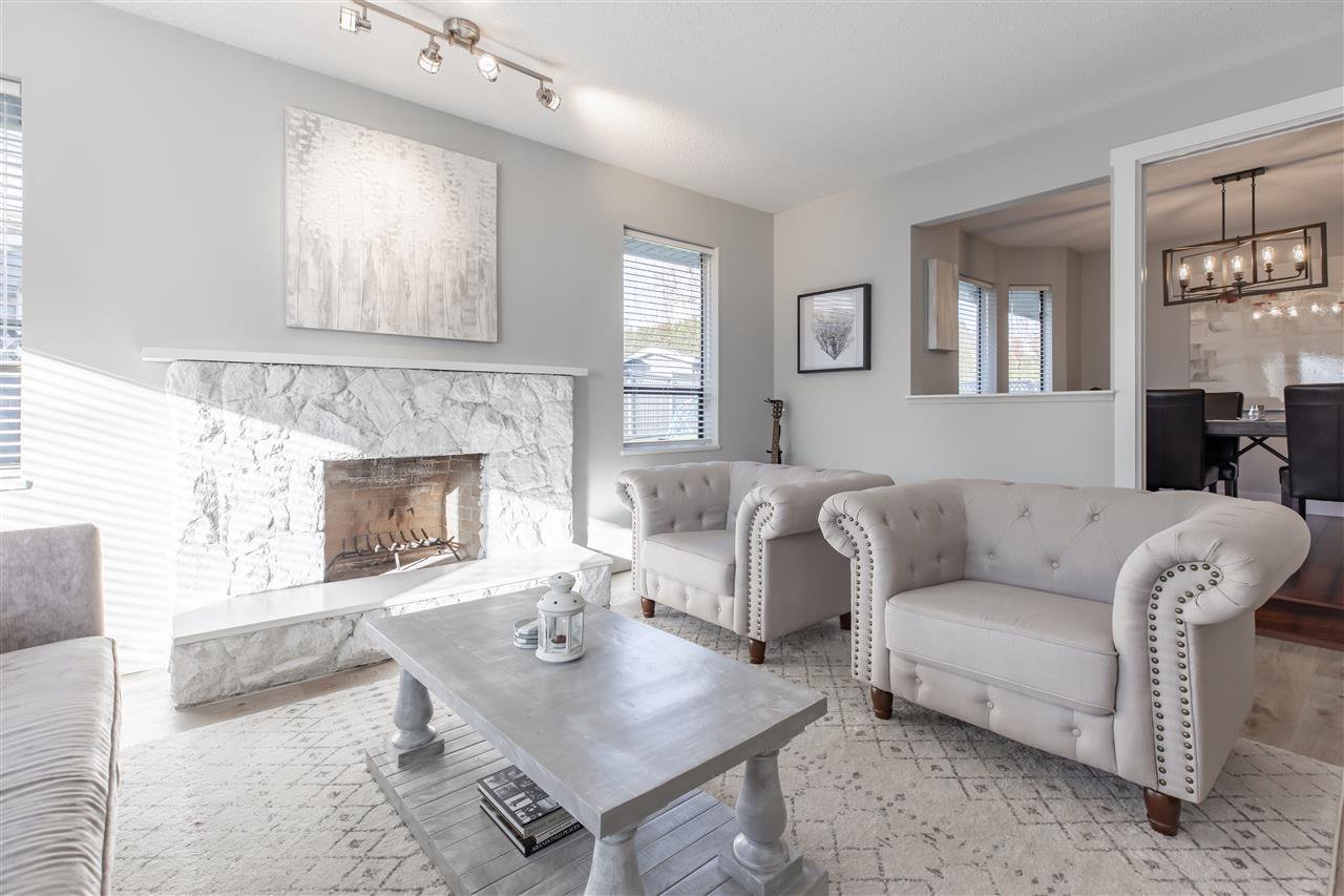 Main Photo: 1114 161A STREET in Surrey: King George Corridor House for sale (South Surrey White Rock) : MLS®# R2437784