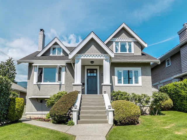 Main Photo: 1357 Fulton Ave in West Vancouver: Ambleside House for sale : MLS®# R20304070