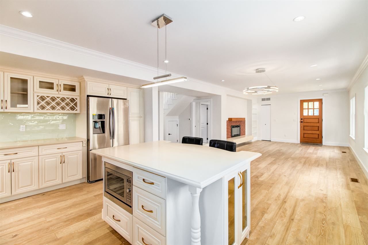 Main Photo: 225 BEGIN STREET in Coquitlam: Maillardville House for sale : MLS®# R2281913