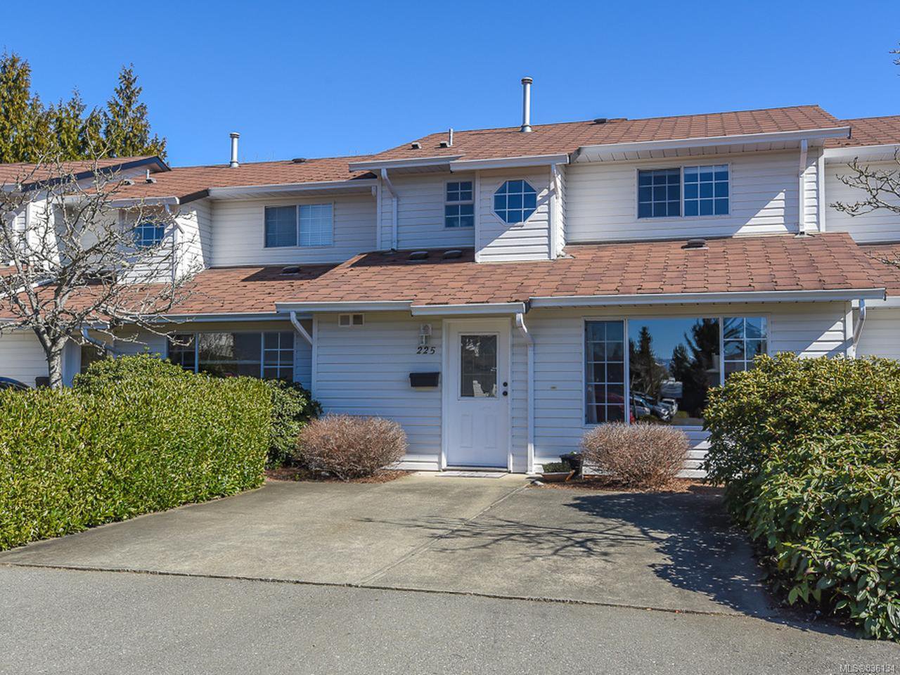 Main Photo: 225 680 Murrelet Dr in COMOX: CV Comox (Town of) Row/Townhouse for sale (Comox Valley) : MLS®# 836134
