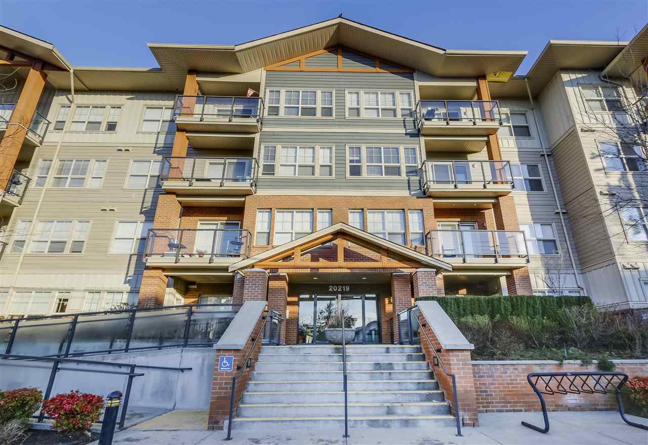 Main Photo: 308 20219 54A AVENUE in Langley: Langley City Condo for sale : MLS®# R2333974