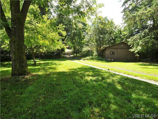 Main Photo: 327 Wray Ave in VICTORIA: SW West Saanich House for sale (Saanich West) : MLS®# 651361