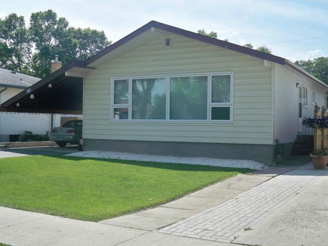 Main Photo: 842 Parkhill Street in WINNIPEG: Westwood / Crestview Residential for sale (West Winnipeg) : MLS®# 1211988
