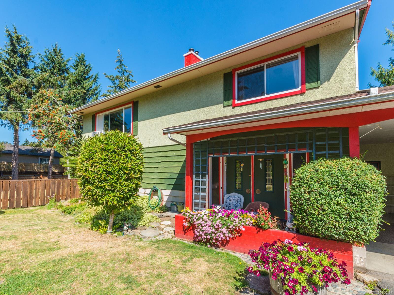 Main Photo: 2234 Blue Jay Way in : Na Cedar Single Family Detached for sale (Nanaimo) : MLS®# 855187