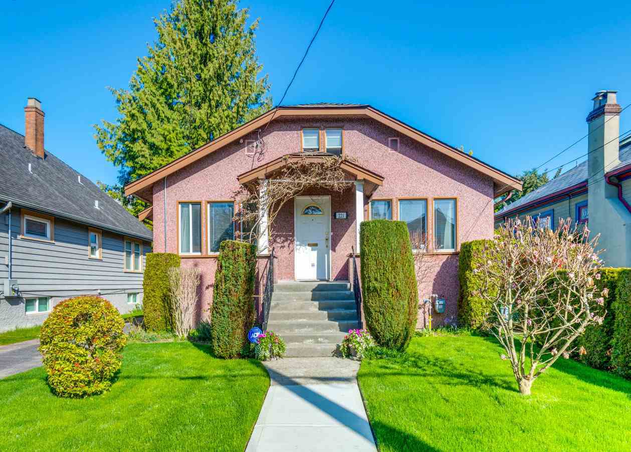 Main Photo: 221 SIXTH AVENUE in New Westminster: GlenBrooke North House for sale : MLS®# R2262395