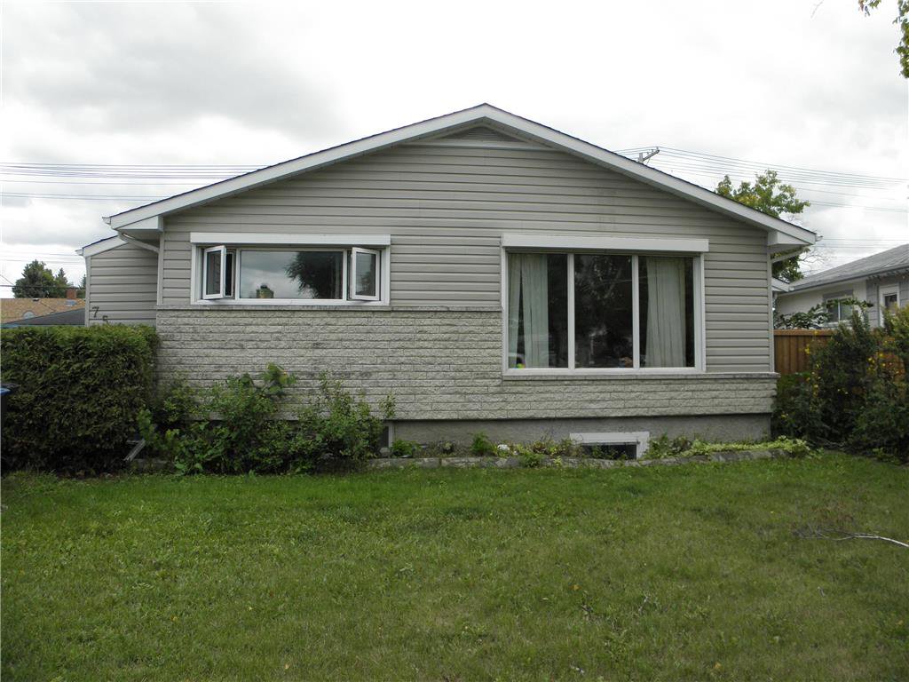 Main Photo: 75 De Bourmont Bay in Winnipeg: Windsor Park Residential for sale (2G) : MLS®# 202022183