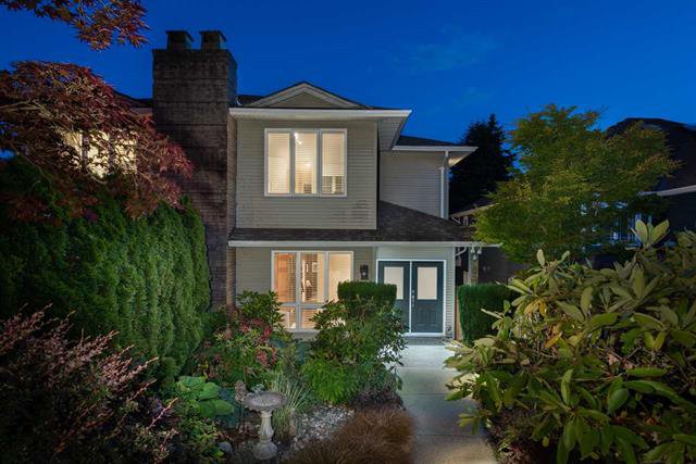 Main Photo: : Duplex for sale : MLS®# R2376334
