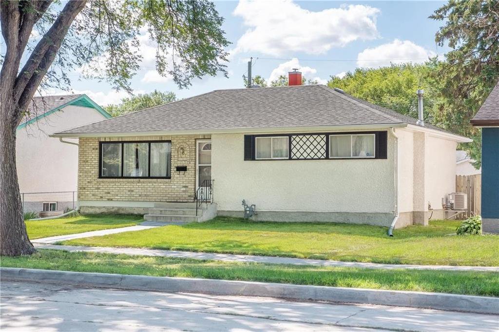 Main Photo: 220 Ralph Avenue West in Winnipeg: West Transcona Residential for sale (3L) : MLS®# 202018300