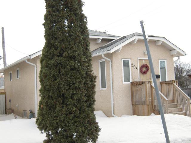 Main Photo: 208 Sydney Avenue in WINNIPEG: East Kildonan Residential for sale (North East Winnipeg) : MLS®# 1306425