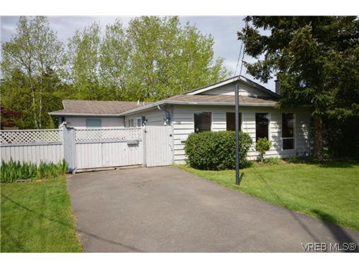 Main Photo: 9606 Epco Dr in SIDNEY: Si Sidney South-West House for sale (Sidney) : MLS®# 611981