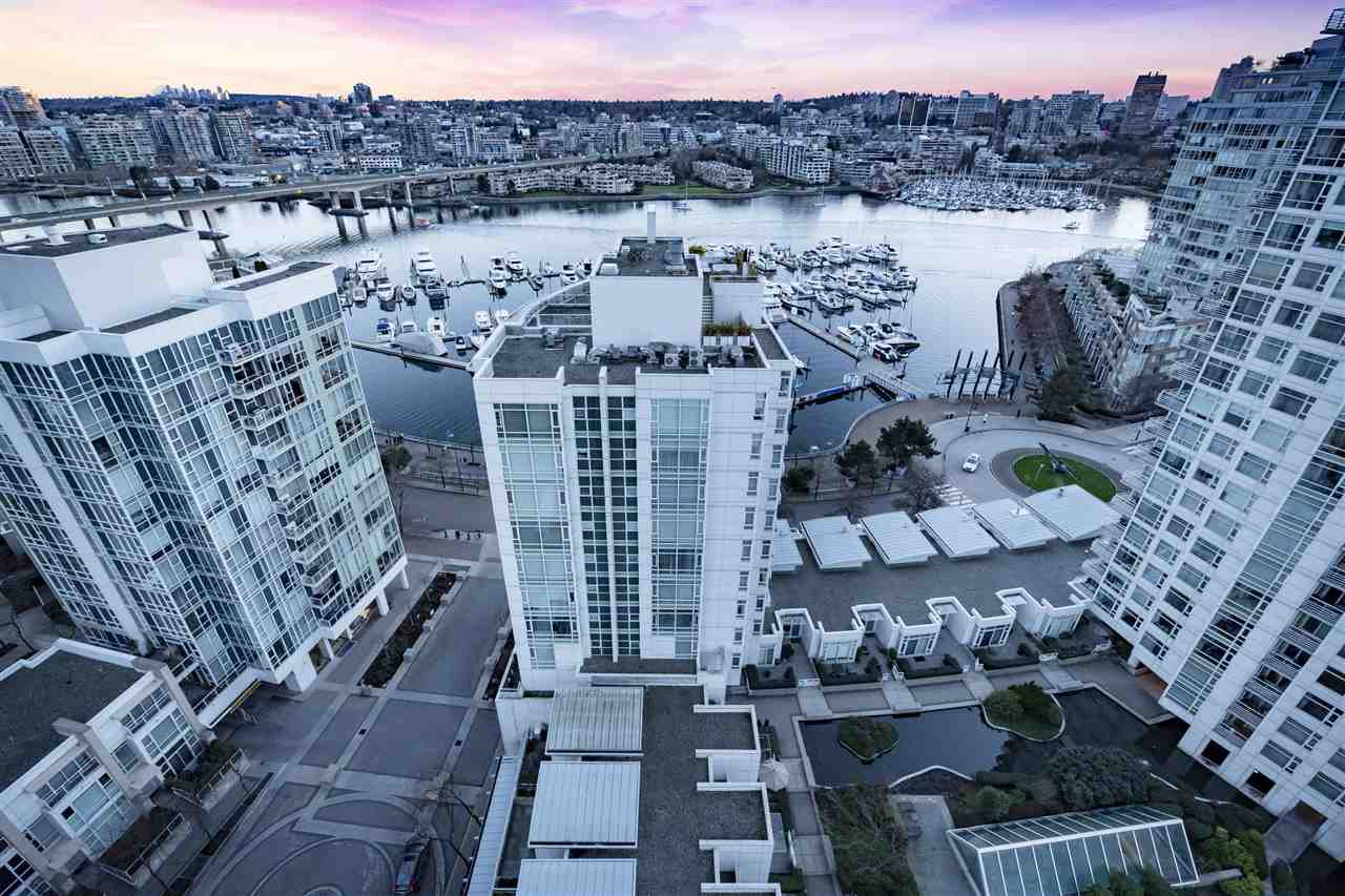 Main Photo: 2207 198 AQUARIUS MEWS in Vancouver: Yaletown Condo for sale (Vancouver West) : MLS®# R2341515