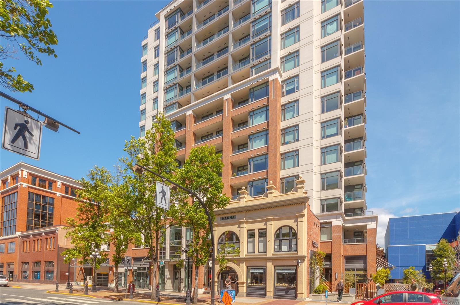 Main Photo: 403 728 Yates St in : Vi Downtown Condo Apartment for sale (Victoria) : MLS®# 853639