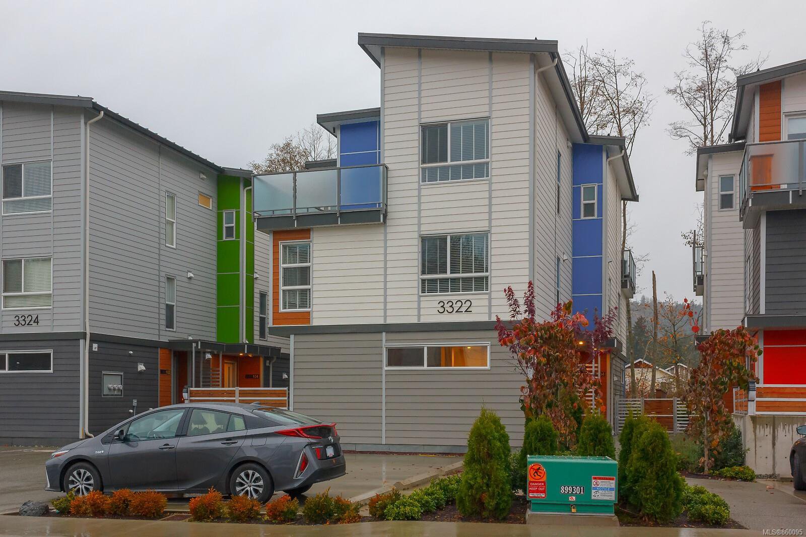 Main Photo: 104 3322 Radiant Way in : La Happy Valley Row/Townhouse for sale (Langford) : MLS®# 860095