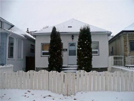 Main Photo: 670 SIMCOE ST.: Residential for sale (Canada) : MLS®# 1001415