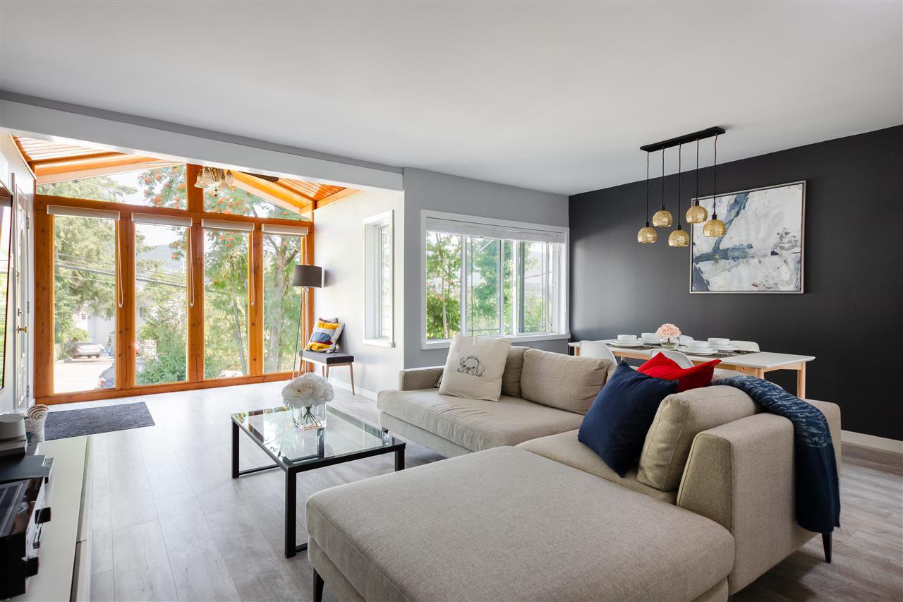 Main Photo: 2882 NORMAN AVENUE in Coquitlam: Ranch Park House for sale : MLS®# R2295567