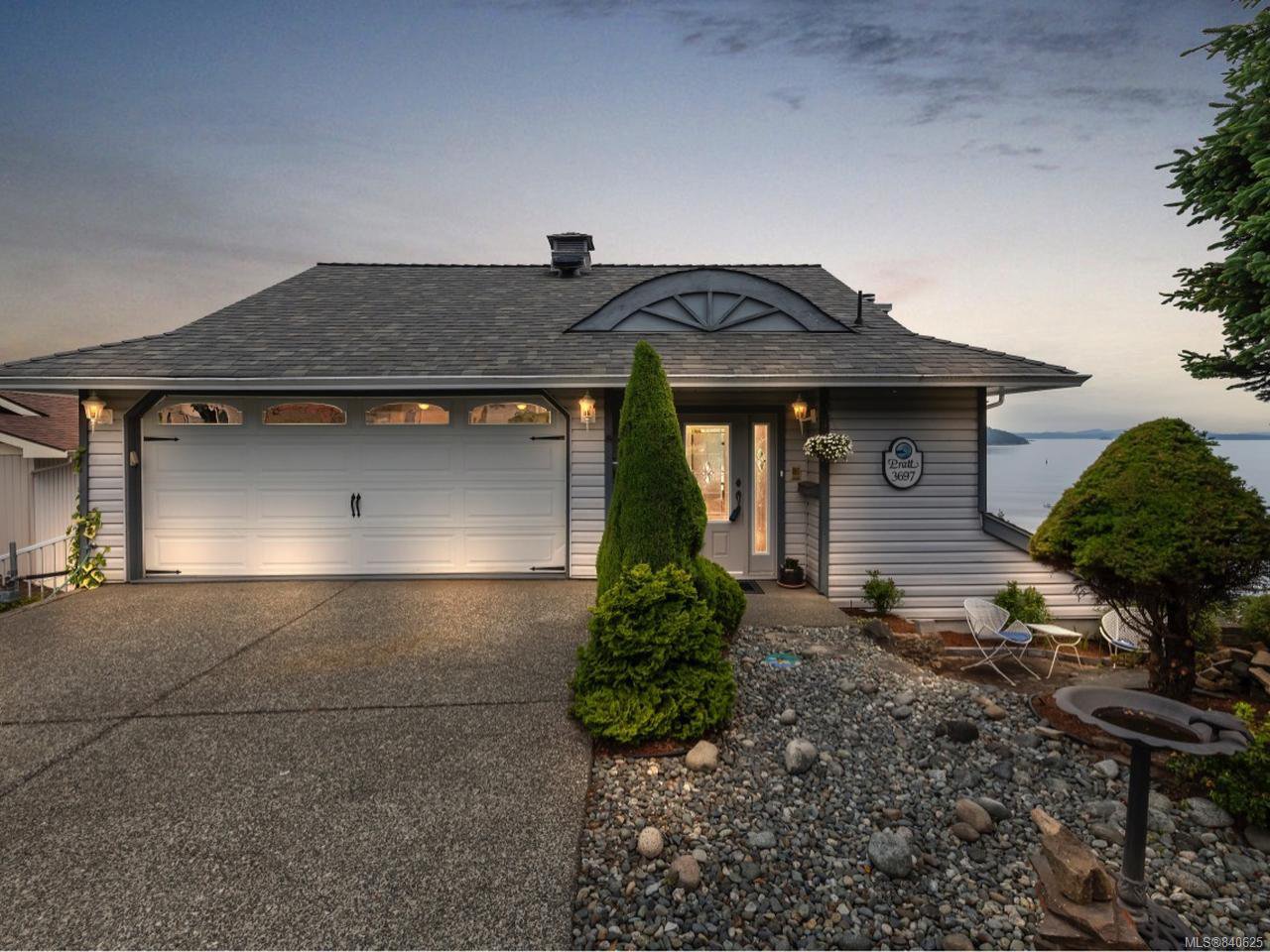 Main Photo: 3697 Marine Vista in COBBLE HILL: ML Cobble Hill House for sale (Malahat & Area) : MLS®# 840625