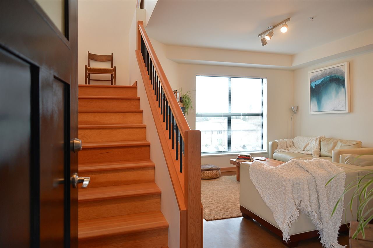 Main Photo: 206 641 MAHAN ROAD in Gibsons: Gibsons & Area Condo for sale (Sunshine Coast) : MLS®# R2034519