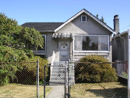 Main Photo: 5240 Killarney Street Vancouver: House for sale (Collingwood VE)