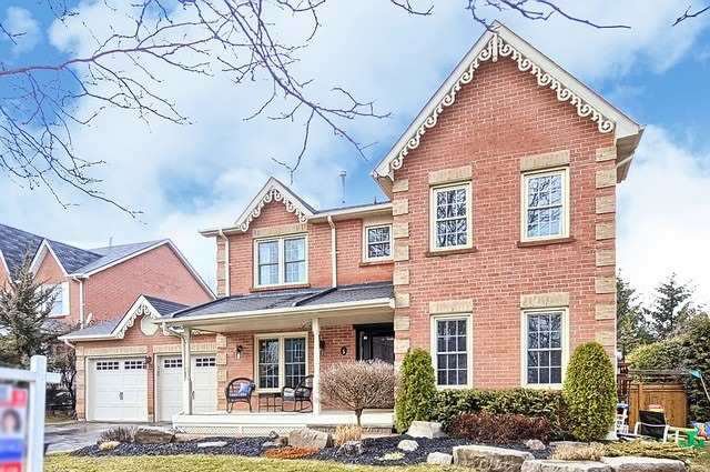 Main Photo: 5 Bolton Dr in Uxbruidge: Freehold for sale : MLS®# N4096097