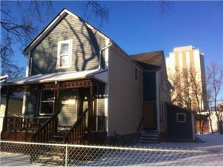 Main Photo: 465 FLORA Avenue: Condominium for sale (North End) : MLS®# 1202602