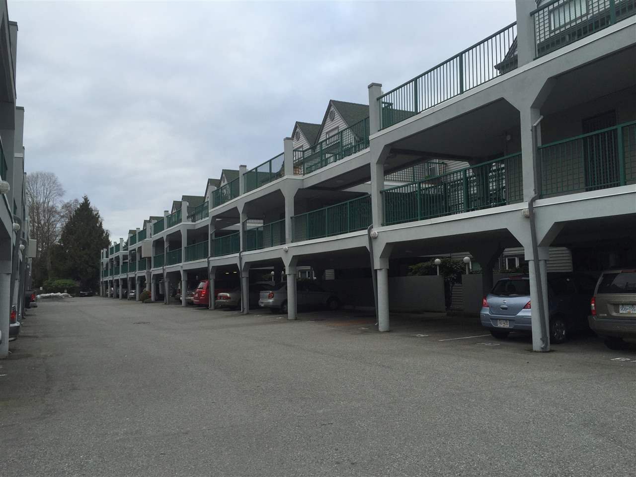 Main Photo: 219 4889 53 STREET in Delta: Hawthorne Condo for sale (Ladner) : MLS®# R2243901