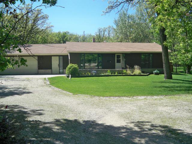 Main Photo: 388 Oakdale Drive in WINNIPEG: Charleswood Residential for sale (South Winnipeg) : MLS®# 1210161