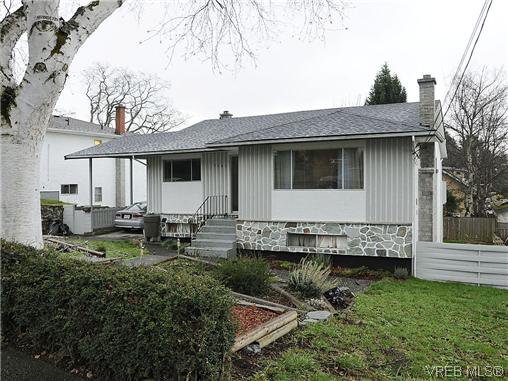 Main Photo: 1261 Vista Hts in VICTORIA: Vi Hillside Single Family Detached for sale (Victoria) : MLS®# 628171