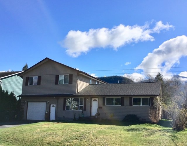 Main Photo: 41552 Brennan Road: Brackendale House for sale (Squamish) : MLS®# R2348334
