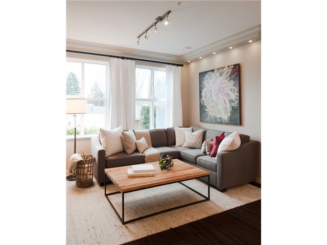 Main Photo: 219 3323 151ST Street in Surrey: King George Corridor Home for sale () : MLS®# F1415393