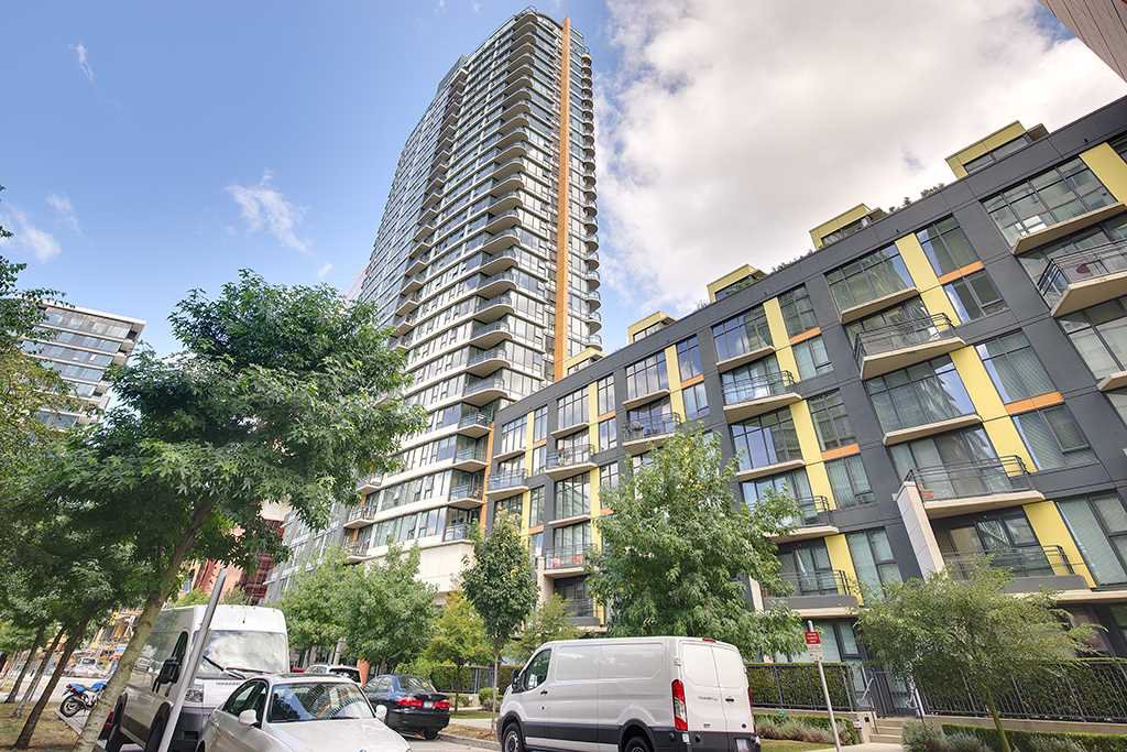 Main Photo: 702 33 SMITHE STREET in Vancouver: Yaletown Condo for sale (Vancouver West) : MLS®# R2103455