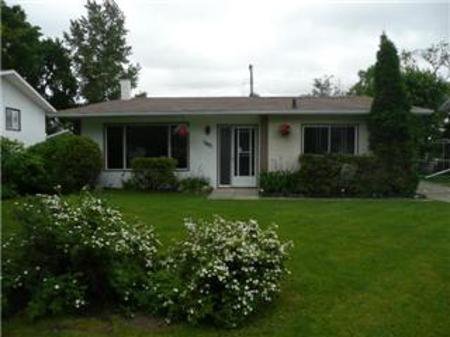 Main Photo: 60 Vincent Massey Boulevard: Residential for sale (Windsor Park) : MLS®# 1113236