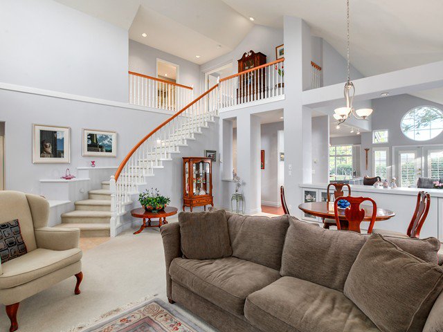 Main Photo: 2 5110 Alderfeild Place in West Vancouver: Upper Caulfeild House 1/2 Duplex for sale