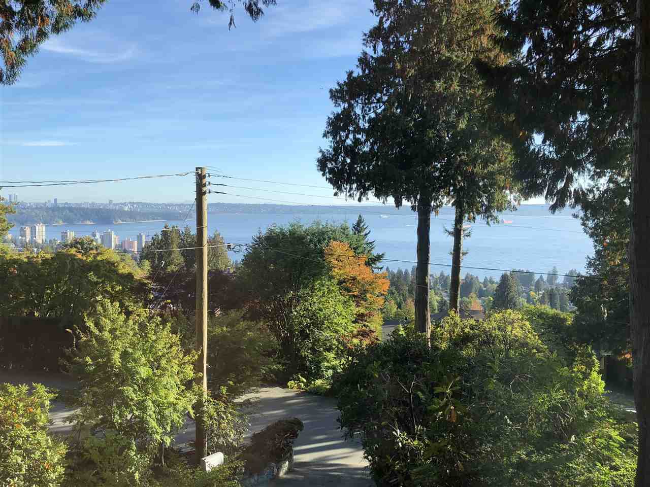 Main Photo: 2475 ROSEBERY AVENUE in West Vancouver: Queens House for sale : MLS®# R2319144