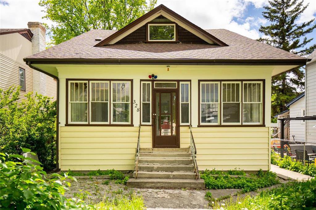 Main Photo: 328 St John's Avenue in Winnipeg: Residential for sale (4C) : MLS®# 202012825