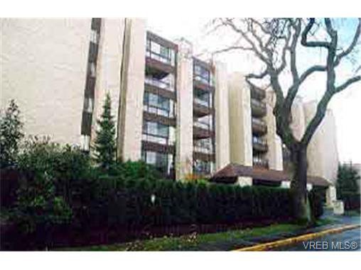 Main Photo: 301 1745 Leighton Rd in VICTORIA: Vi Jubilee Condo for sale (Victoria) : MLS®# 290701