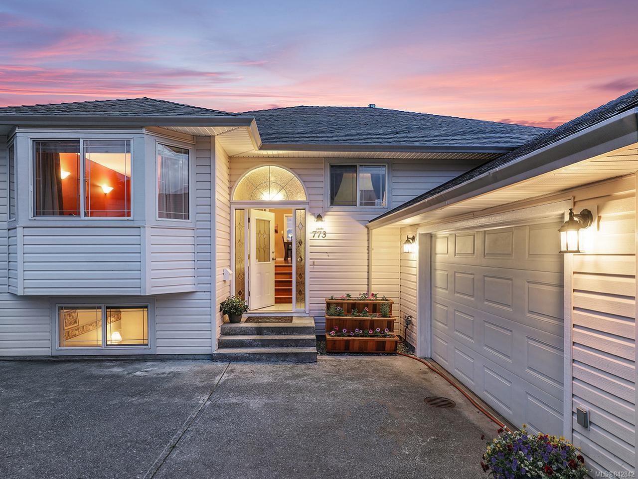 Main Photo: 773 Serengeti Ave in CAMPBELL RIVER: CR Campbell River Central House for sale (Campbell River) : MLS®# 842842