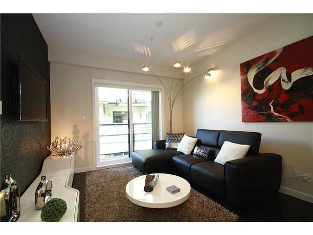Main Photo: 108 7777 ROYAL OAK Avenue in BURNABY: South Slope Condo for sale (Burnaby South) : MLS®# V943603