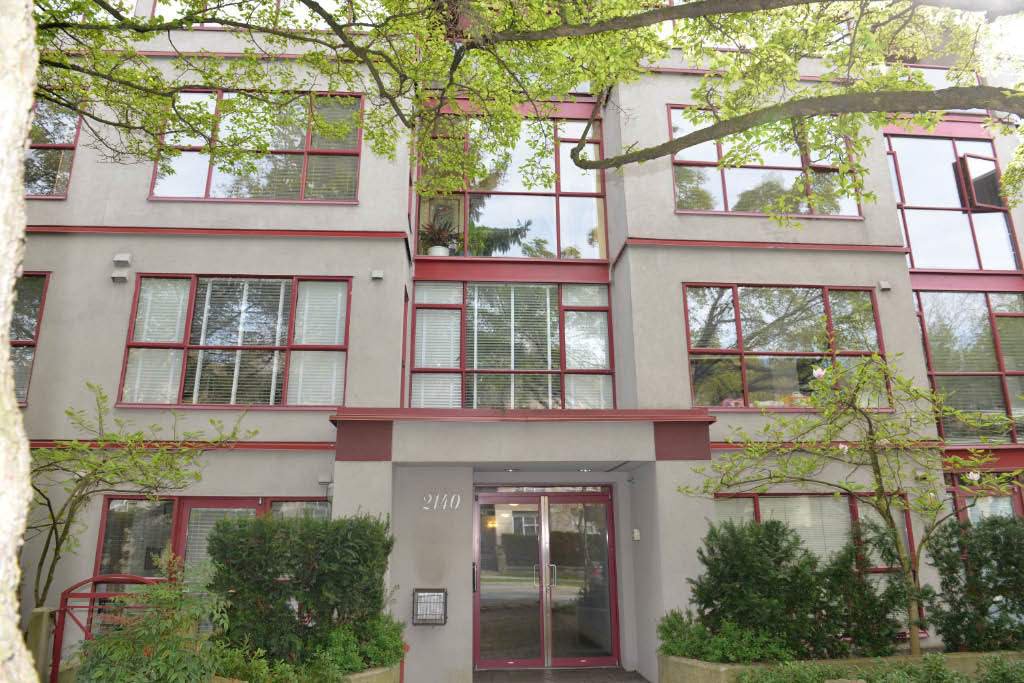 Main Photo: 304 2140 W 12th Avenue in Vancouver: Kitsilano Condo for sale (Vancouver West) : MLS®# R2055594