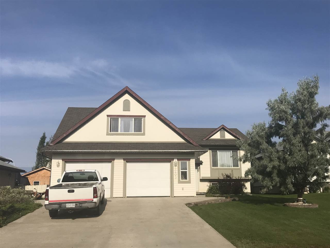 5203 HALLMARK Crescent in Fort Nelson Fort Nelson Town House for sale