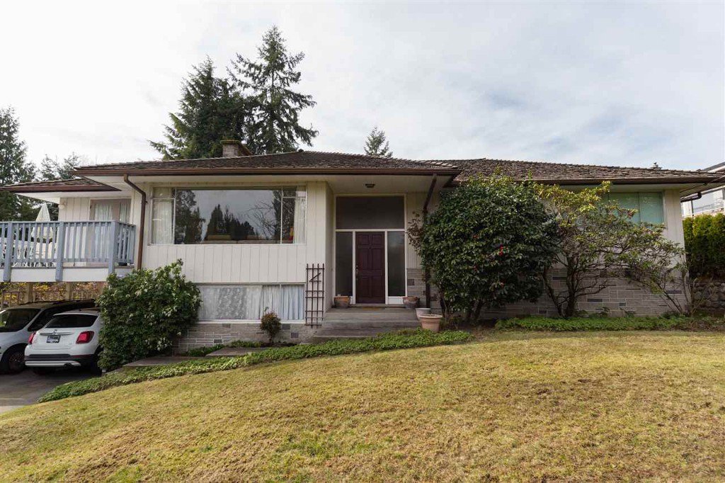 Main Photo: 1708 ST. DENIS ROAD in West Vancouver: Ambleside House for sale : MLS®# R2050310