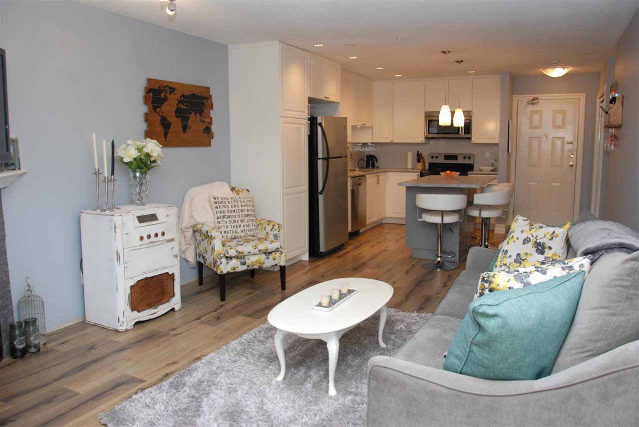 Main Photo: 209 518 THIRTEENTH STREET in New Westminster: Uptown NW Condo for sale : MLS®# R2051041